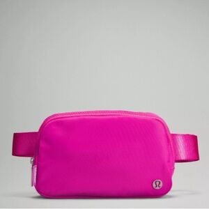 🆕 Lululemon‎ Belt Bag - Sonic Pink